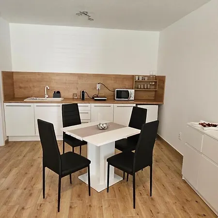 公寓 Kolokan Apartmanhaz *