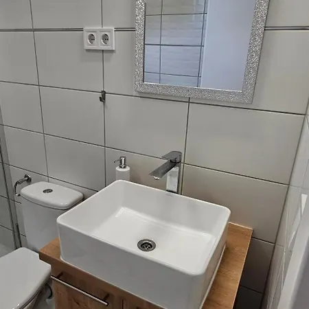 Apartman Kolokan Apartmanhaz *